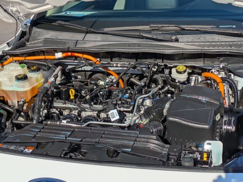 Used 2020 Ford Escape SE Sport image 31