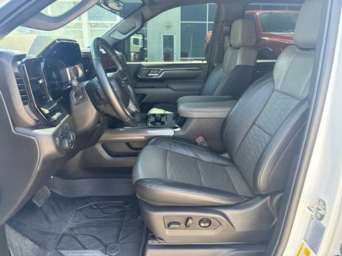 Used 2024 Chevrolet Silverado 2500 ZR2 w/ Technology Package AWD/4WD image 15