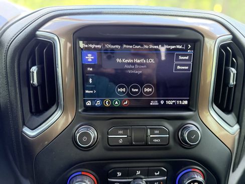 Used 2019 Chevrolet Silverado 1500 High Country w/ Technology Package AWD/4WD image 20