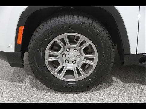 Used 2024 Jeep Wagoneer 4WD w/ Convenience Group I image 24