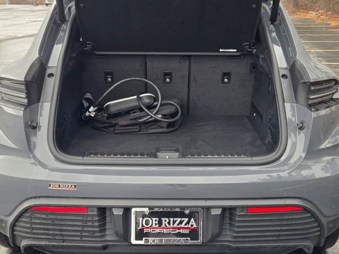 Used 2025 Porsche Macan Electric image 15