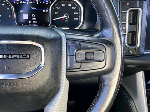 Used 2021 GMC Yukon XL Denali image 12