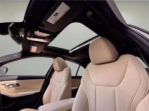 Used 2021 BMW 330i Sedan w/ Convenience Package image 20