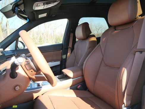 New 2026 Genesis GV70 2.5T Advanced image 3