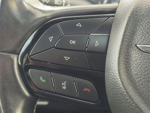 Certified 2022 Chrysler Pacifica Limited w/ Uconnect Theater Family Group image 15