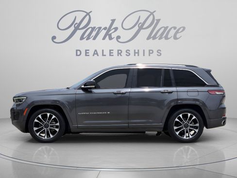 Used 2022 Jeep Grand Cherokee Overland AWD/4WD image 3