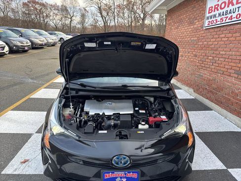 Used 2018 Toyota Prius Two image 30