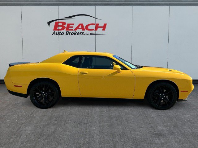 Used 2018 Dodge Challenger SXT Plus RWD image 9