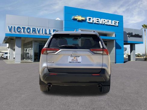 Used 2021 Toyota RAV4 XLE Premium image 6