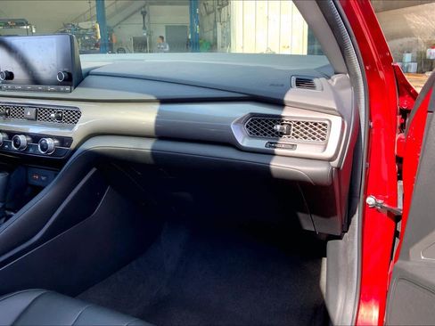 Used 2024 Acura Integra image 16