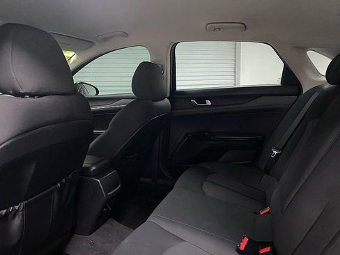 Used 2022 Kia K5 LXS image 10