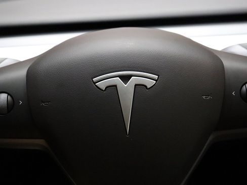 Used 2023 Tesla Model 3 Standard Range image 52