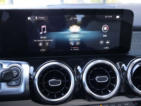 Used 2022 Mercedes-Benz GLB 250 w/ Premium Package Lite image 41