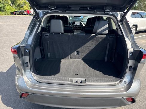 Used 2026 Toyota Highlander XLE AWD/4WD image 24