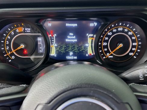 Used 2025 Jeep Wrangler Unlimited Rubicon AWD/4WD image 13