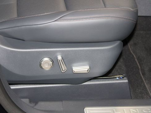 New 2025 Lincoln Nautilus Premier w/ Equipment Group 102A image 26