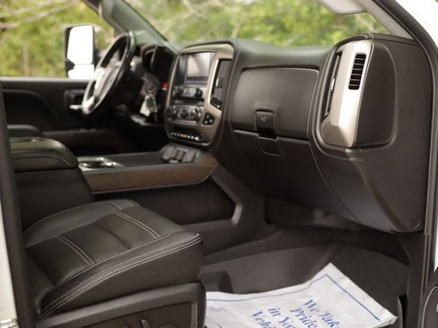 Used 2019 GMC Sierra 3500 Denali w/ Duramax Plus Package AWD/4WD image 35