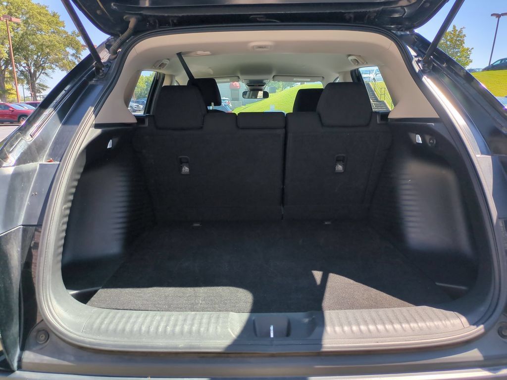 Used 2025 Honda HR-V LX image 28