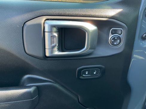 Used 2024 Jeep Gladiator Sport image 22