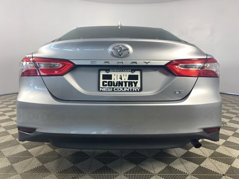 Used 2020 Toyota Camry LE image 6