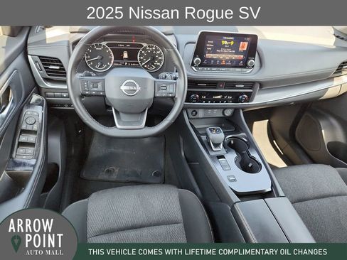 Used 2025 Nissan Rogue SV image 20
