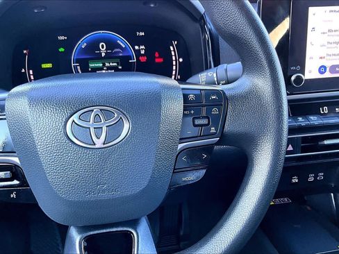 Used 2025 Toyota Camry LE FWD image 24
