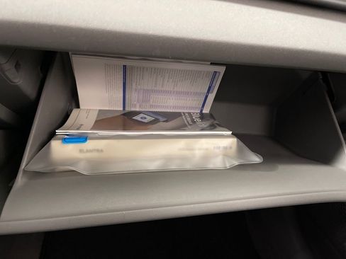 Certified 2022 Hyundai Elantra SEL image 27