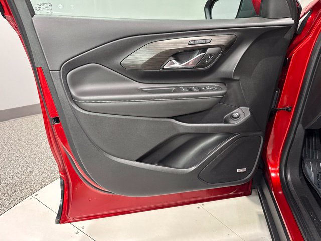Used 2022 GMC Terrain SLT w/ Infotainment Package II FWD image 11