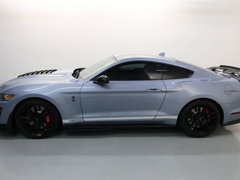 Used 2022 Ford Mustang Shelby GT500 w/ Technology Package RWD image 4
