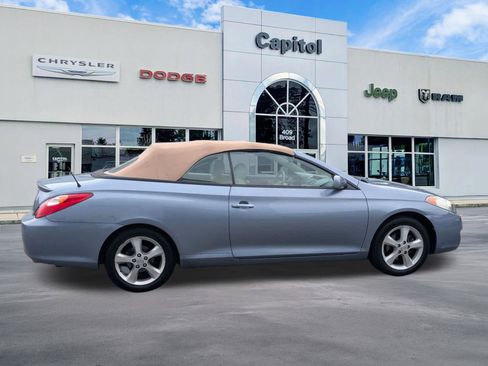Used 2005 Toyota Solara SLE FWD image 2