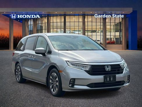 Certified 2024 Honda Odyssey EX-L image 2