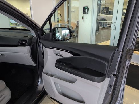 Used 2018 Honda Pilot Elite image 54