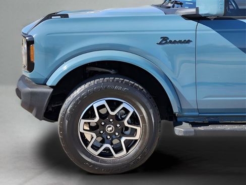 Used 2022 Ford Bronco Outer Banks image 9