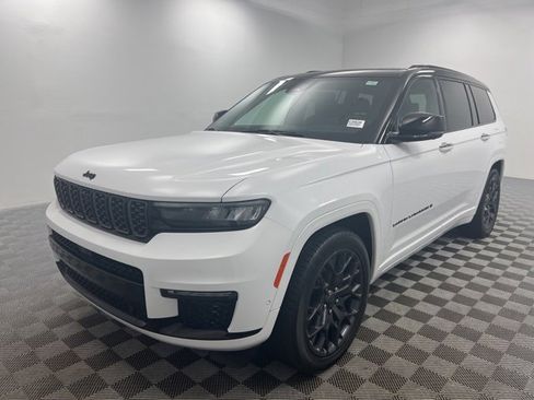 Used 2024 Jeep Grand Cherokee L Summit image 2