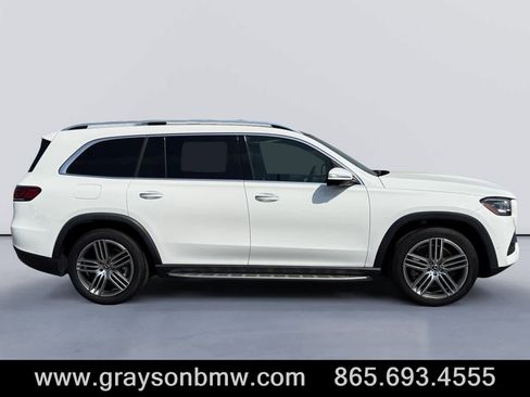Used 2022 Mercedes-Benz GLS 450 4MATIC image 2