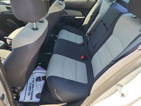 Used 2014 Chevrolet Cruze LS FWD image 11