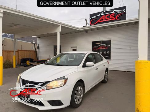 Used 2017 Nissan Sentra SV image 3