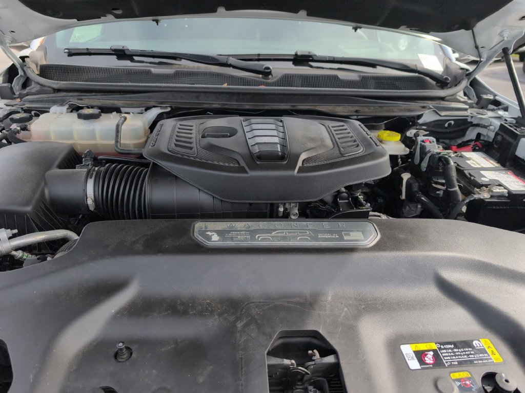 Used 2024 Jeep Wagoneer Series III AWD/4WD image 13