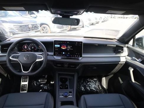 New 2026 Volkswagen Tiguan SE R-Line AWD/4WD image 7