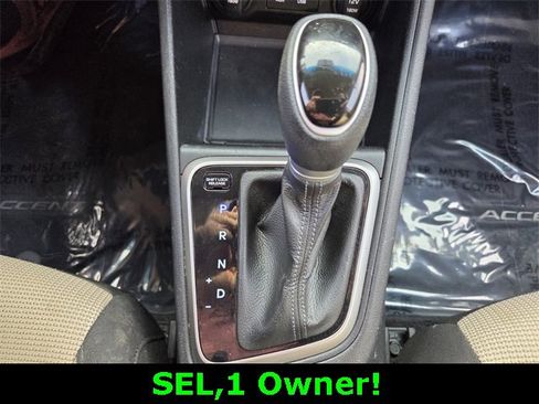 Used 2022 Hyundai Accent SEL image 24