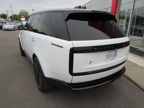 Used 2025 Land Rover Range Rover SE AWD/4WD image 7
