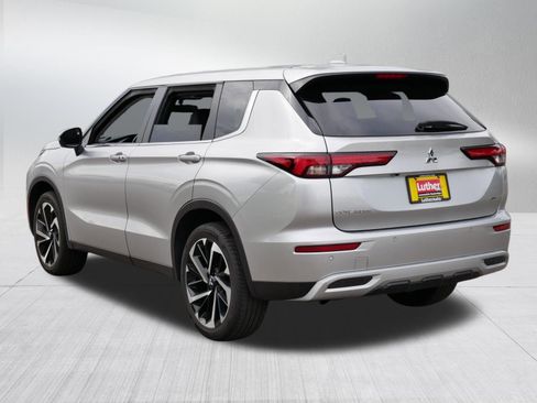 Used 2024 Mitsubishi Outlander SE AWD/4WD image 5