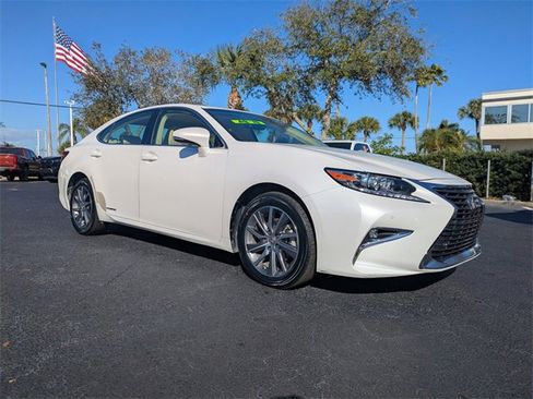 Used 2016 Lexus ES 300h image 2