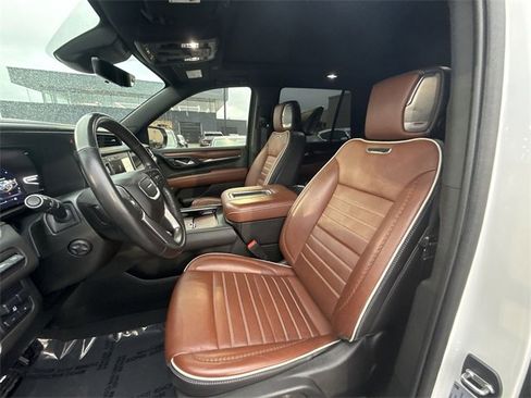Used 2023 GMC Yukon Denali Ultimate image 11