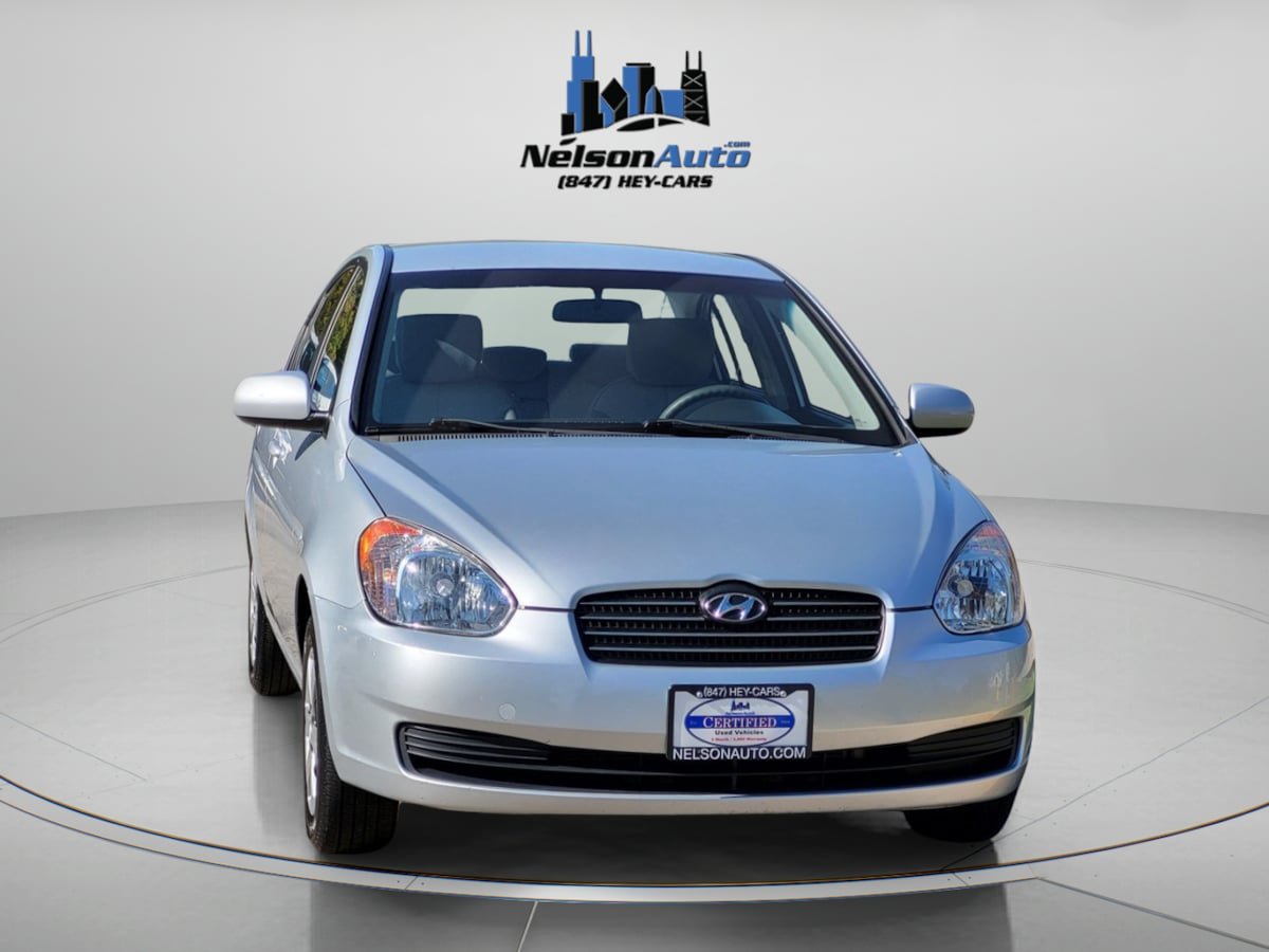 Used 2011 Hyundai Accent GLS FWD image 2