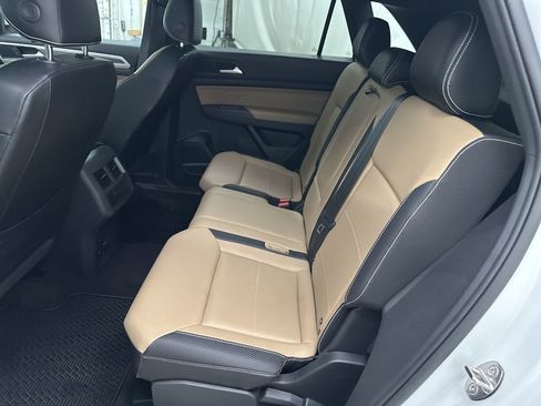 Used 2021 Volkswagen Atlas Cross Sport SE AWD/4WD image 18