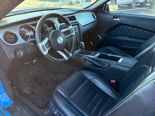 Used 2013 Ford Mustang Premium RWD image 9