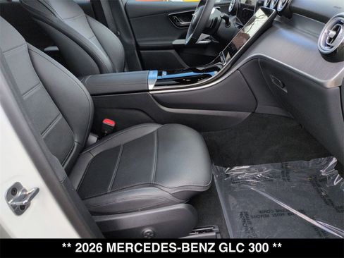 Used 2026 Mercedes-Benz GLC 300 4MATIC image 29