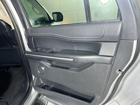 Used 2024 Ford Expedition Max XLT image 32