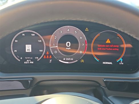 Used 2025 Porsche Cayenne image 32